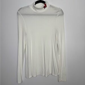 Unique Vintage heartbreak white ribbed turtleneck size large